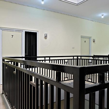 Homestay Danesti Syariah Near Bandara Sultan Hasanuddin Makassar Esterno foto