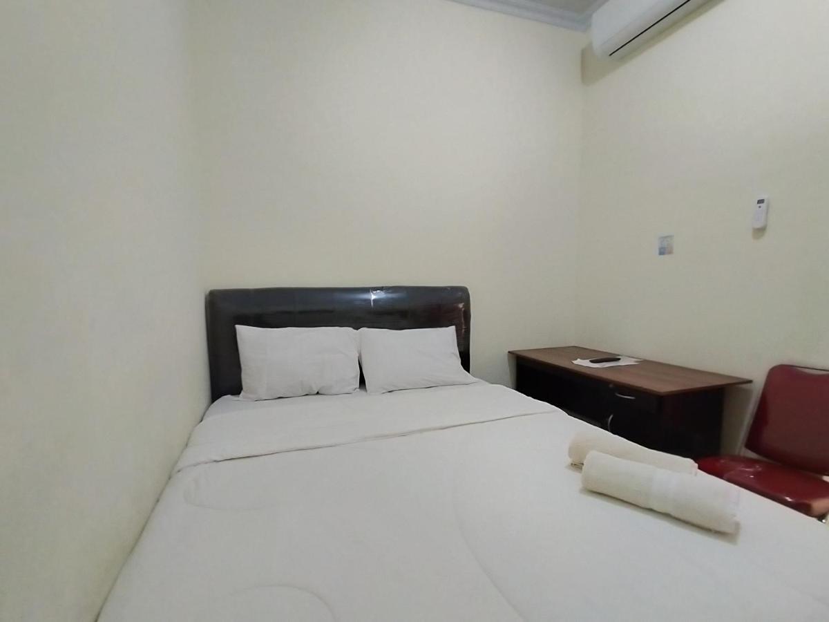 Homestay Danesti Syariah Near Bandara Sultan Hasanuddin Makassar Esterno foto