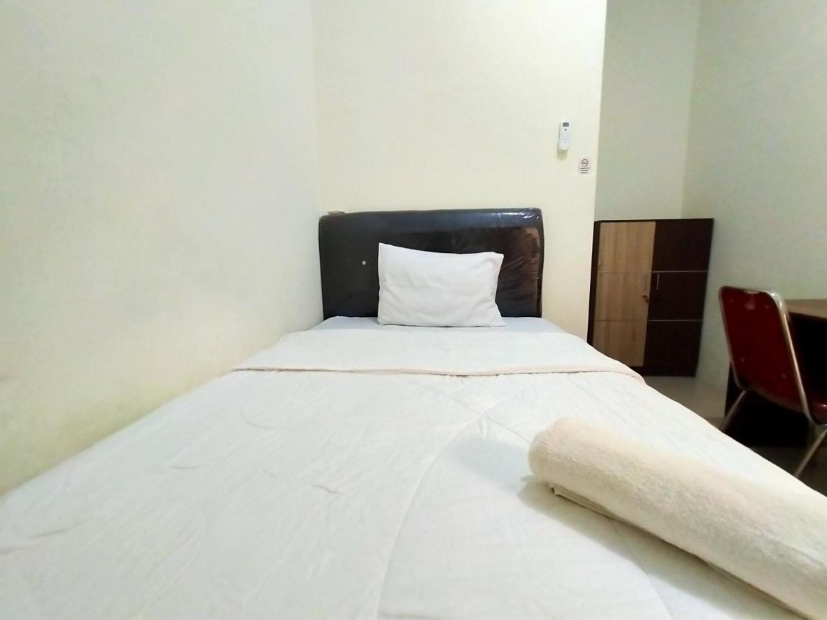 Homestay Danesti Syariah Near Bandara Sultan Hasanuddin Makassar Esterno foto