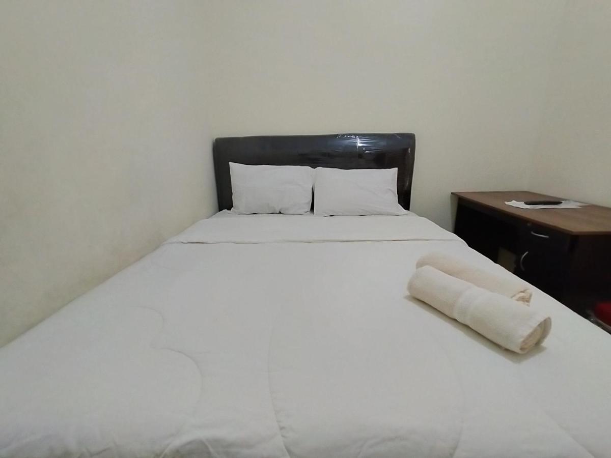Homestay Danesti Syariah Near Bandara Sultan Hasanuddin Makassar Esterno foto