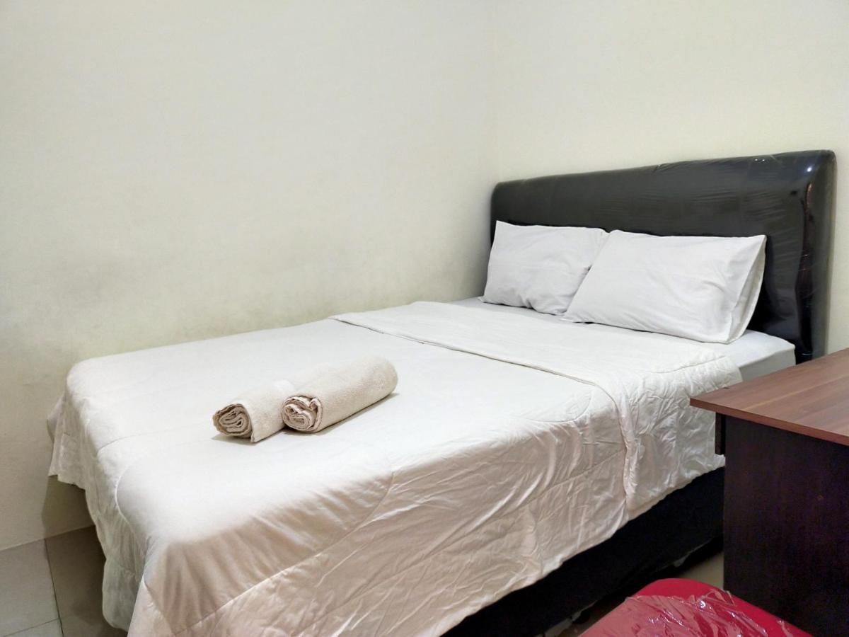 Homestay Danesti Syariah Near Bandara Sultan Hasanuddin Makassar Esterno foto