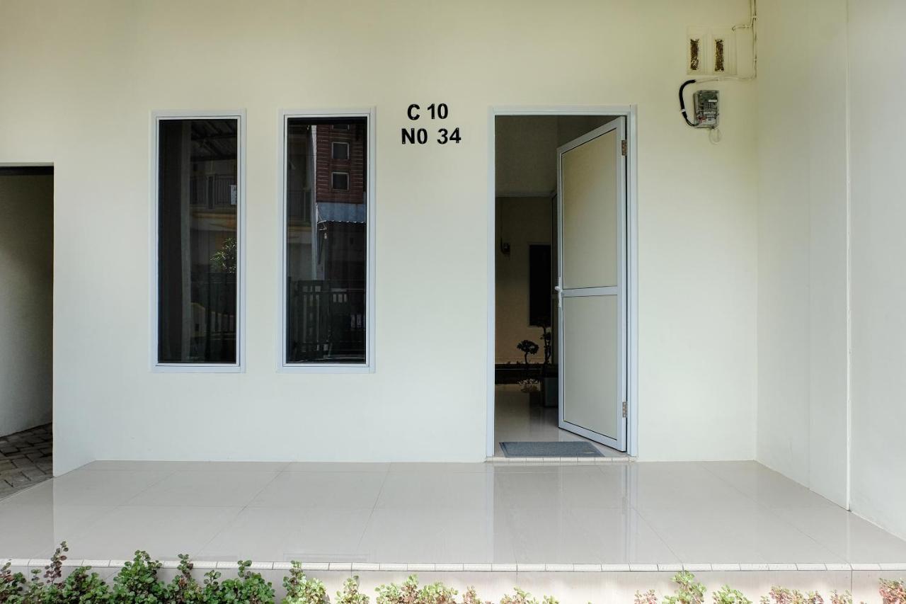 Homestay Danesti Syariah Near Bandara Sultan Hasanuddin Makassar Esterno foto