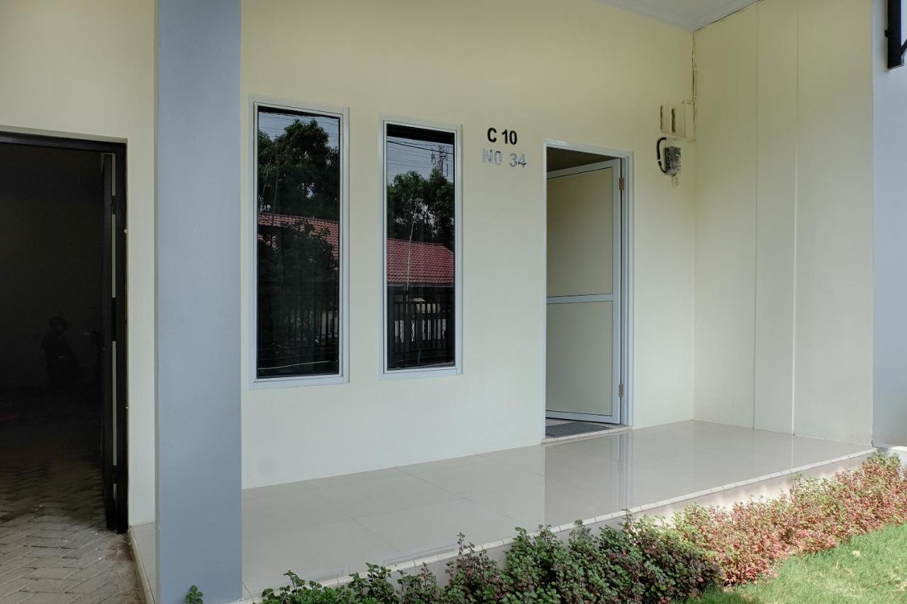 Homestay Danesti Syariah Near Bandara Sultan Hasanuddin Makassar Esterno foto
