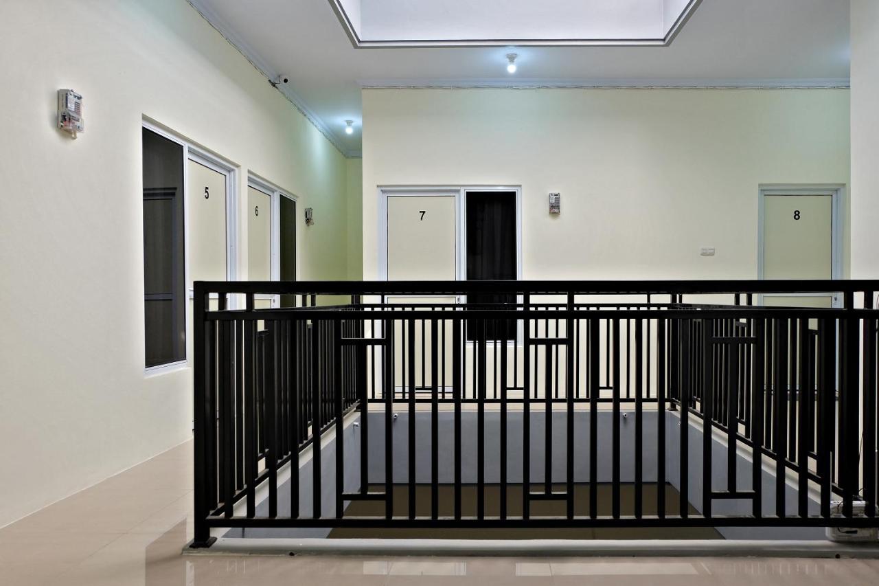 Homestay Danesti Syariah Near Bandara Sultan Hasanuddin Makassar Esterno foto