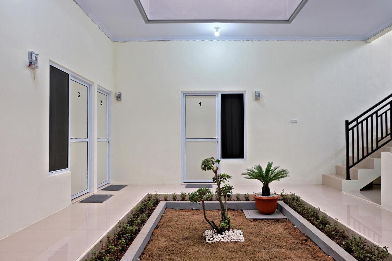 Homestay Danesti Syariah Near Bandara Sultan Hasanuddin Makassar Esterno foto